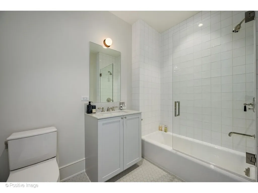 21 North May Street Chicago IL 60607