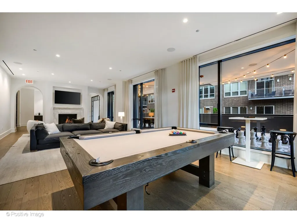 21 North May Street Chicago IL 60607