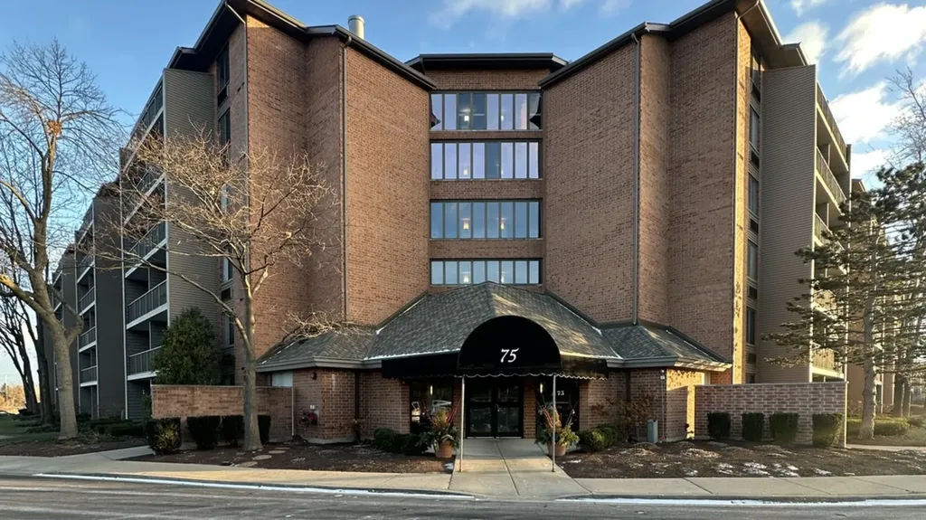 75 Kristin Circle Schaumburg IL 60195