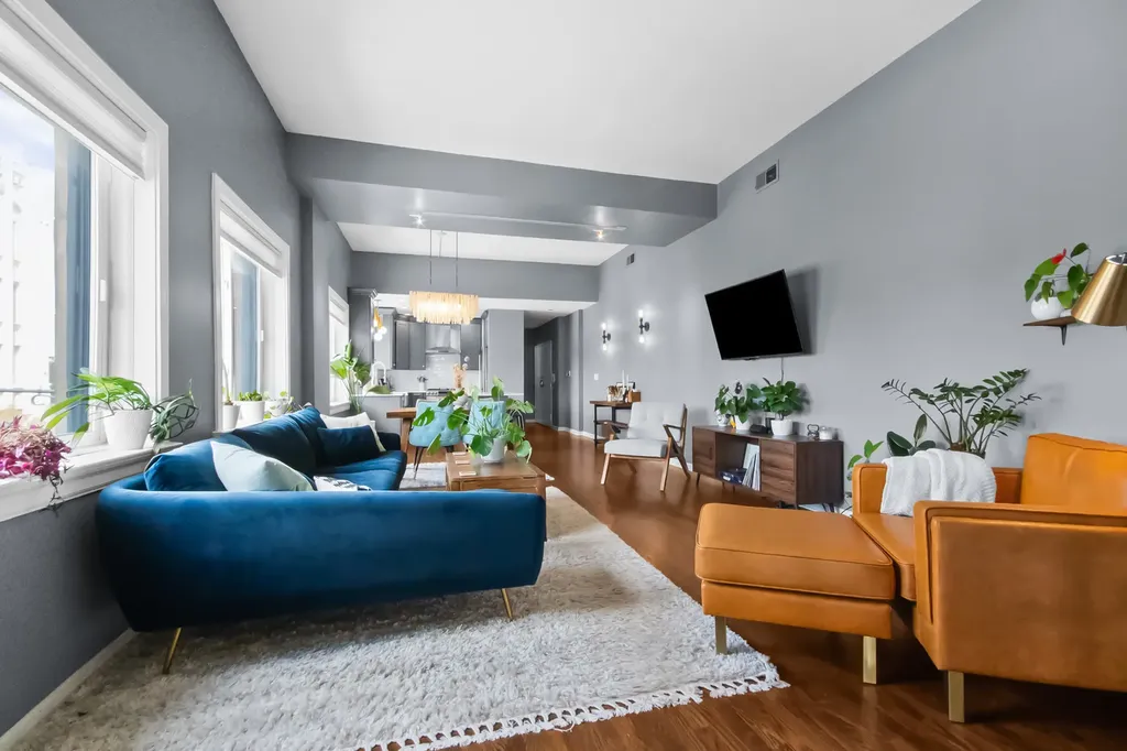 3325 North Lincoln Avenue Chicago IL 60657