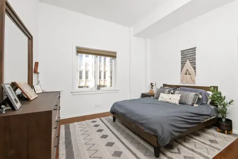 3325 North Lincoln Avenue Chicago IL 60657
