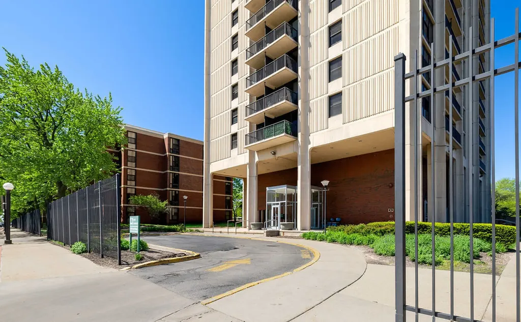 3001 South Michigan Avenue Chicago IL 60616