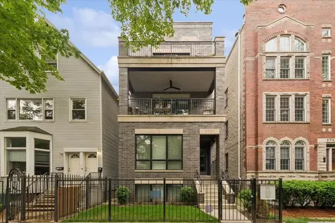1731 West Roscoe Street Chicago IL 60657