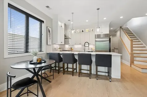 1731 West Roscoe Street Chicago IL 60657