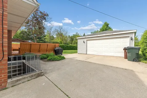 18646 Golfview Avenue Homewood IL 60430