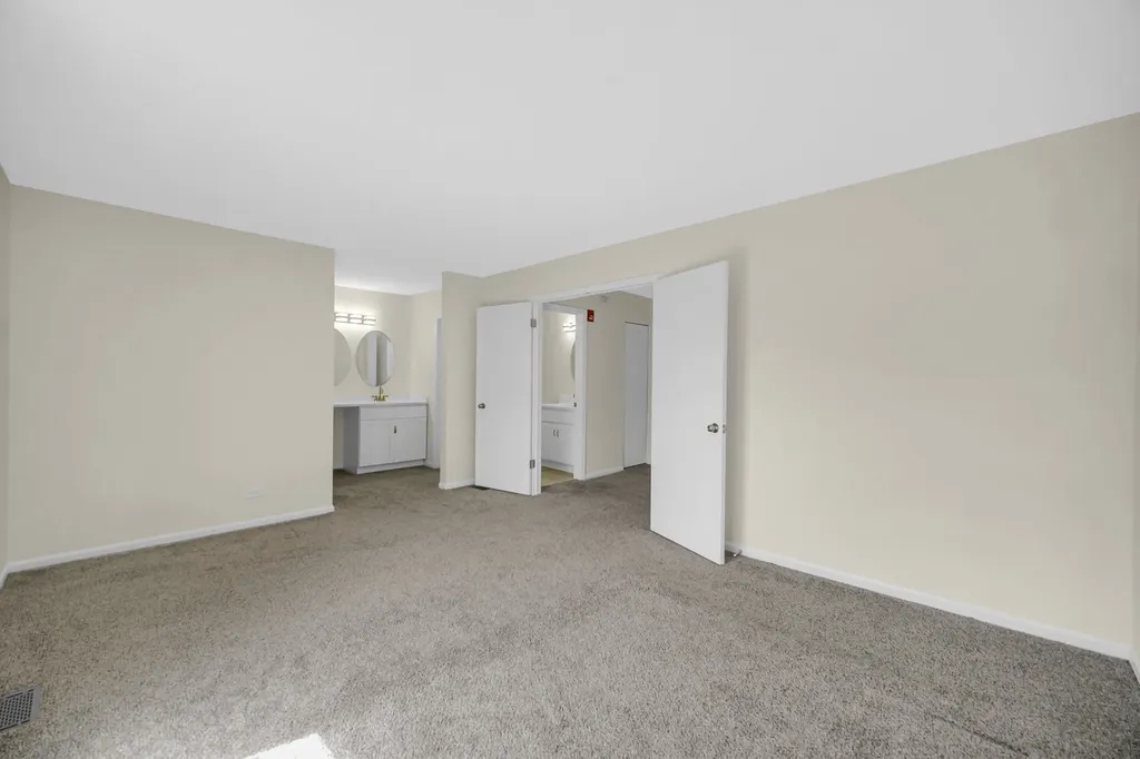 5S027 Pebble Beach Court Naperville IL 60563