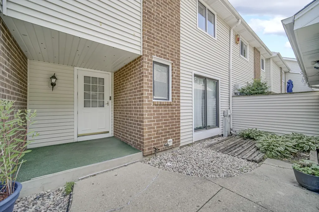 5S027 Pebble Beach Court Naperville IL 60563