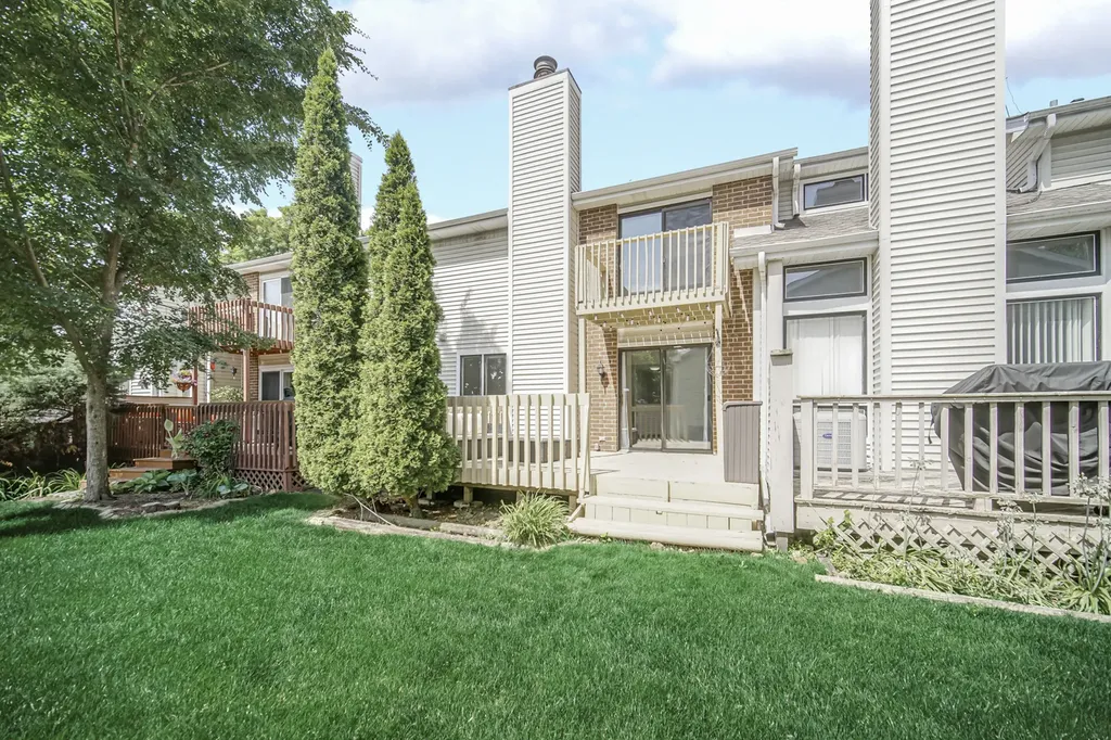 5S027 Pebble Beach Court Naperville IL 60563