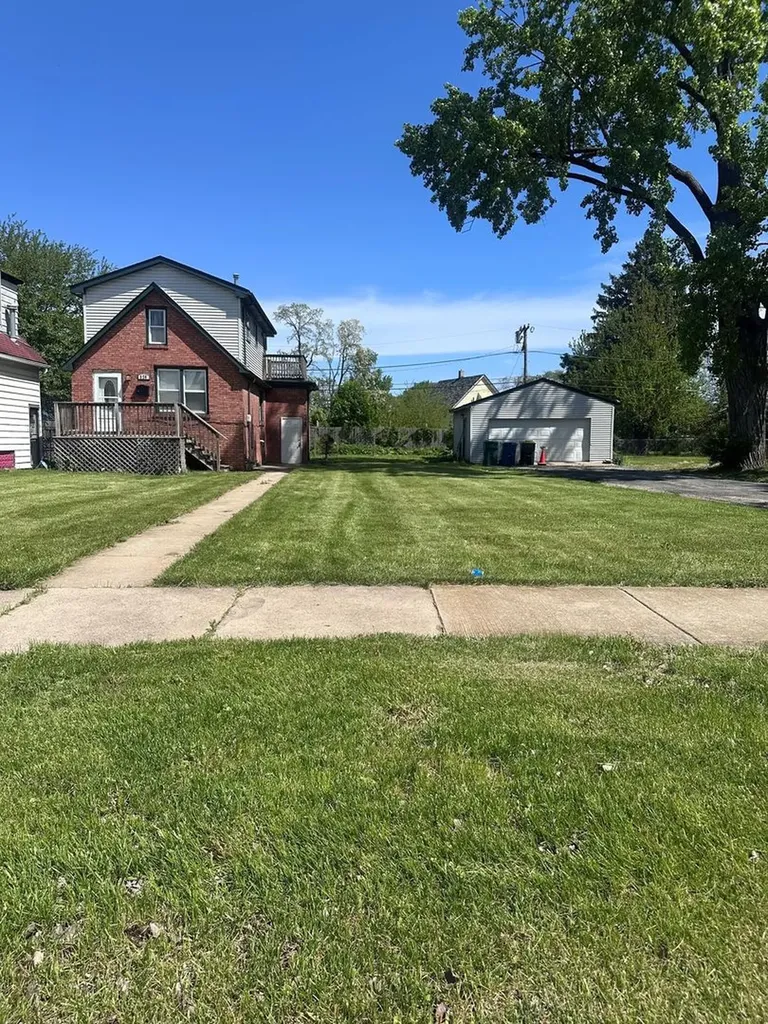 526 East 154th Place Phoenix IL 60426