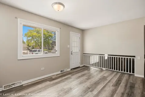 16388 Terry Lane Oak Forest IL 60452