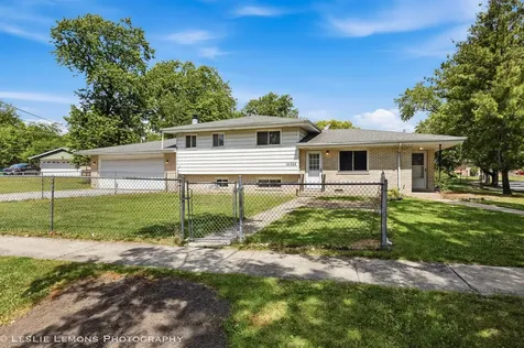 16388 Terry Lane Oak Forest IL 60452