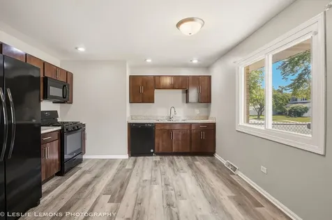 16388 Terry Lane Oak Forest IL 60452