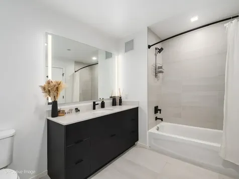 225 North Elizabeth Street Chicago IL 60607
