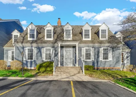 1624 West Colonial Parkway Inverness IL 60067