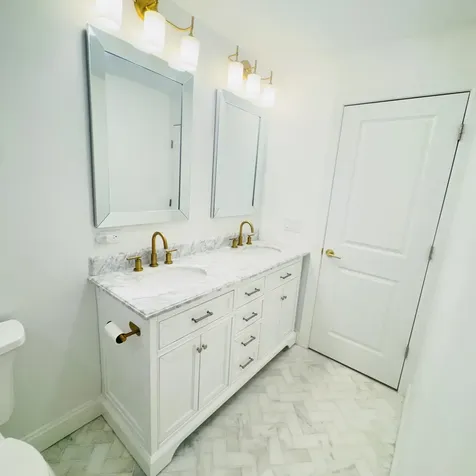 8425 West Sunnyside Avenue Chicago IL 60656