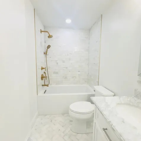 8425 West Sunnyside Avenue Chicago IL 60656