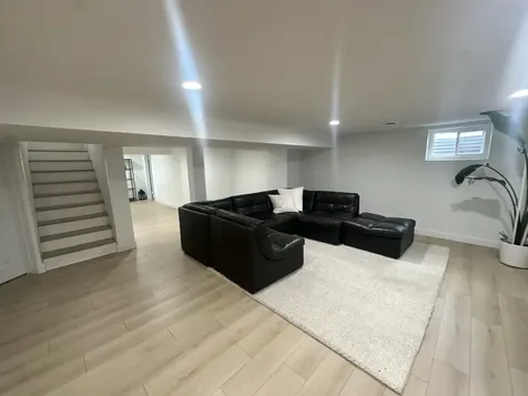 8425 West Sunnyside Avenue Chicago IL 60656
