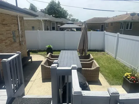8425 West Sunnyside Avenue Chicago IL 60656