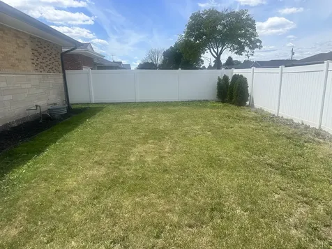 8425 West Sunnyside Avenue Chicago IL 60656