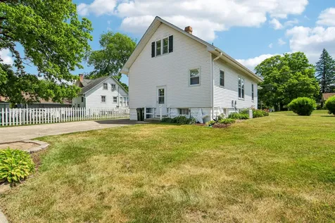 470 North Prairie Avenue Mundelein IL 60060