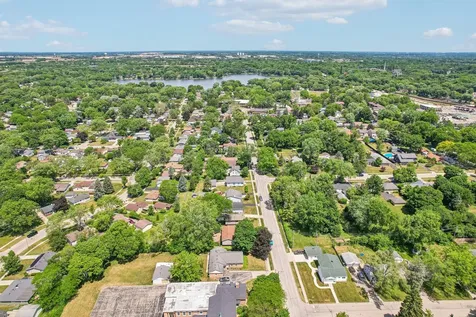 470 North Prairie Avenue Mundelein IL 60060