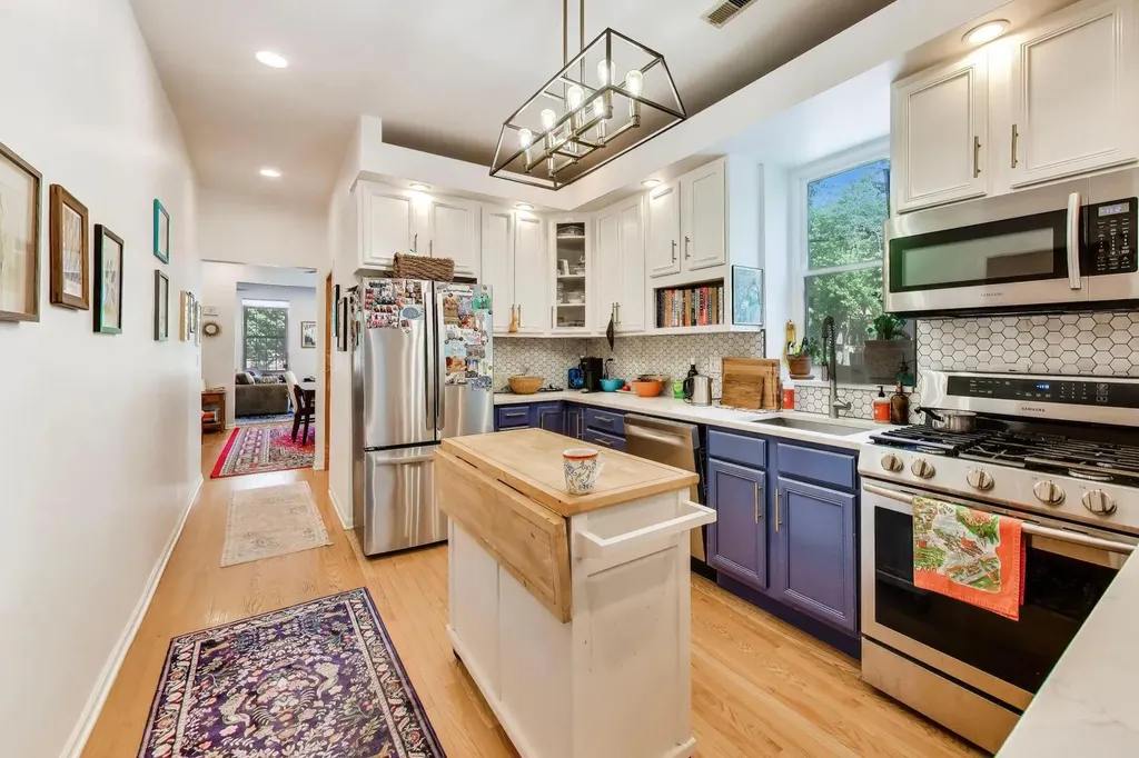 2455 North Sawyer Avenue Chicago IL 60647