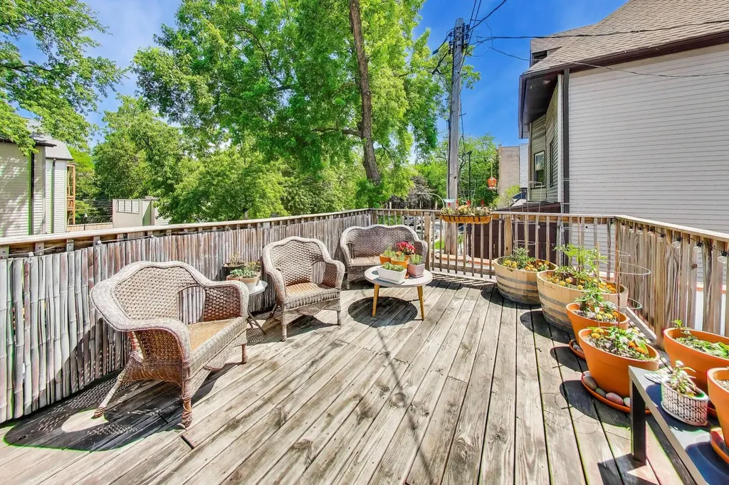 2455 North Sawyer Avenue Chicago IL 60647