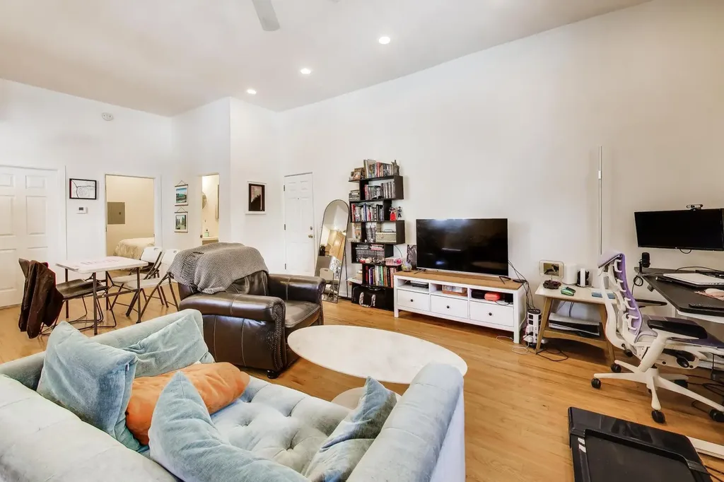 2455 North Sawyer Avenue Chicago IL 60647