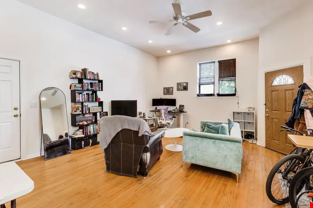 2455 North Sawyer Avenue Chicago IL 60647