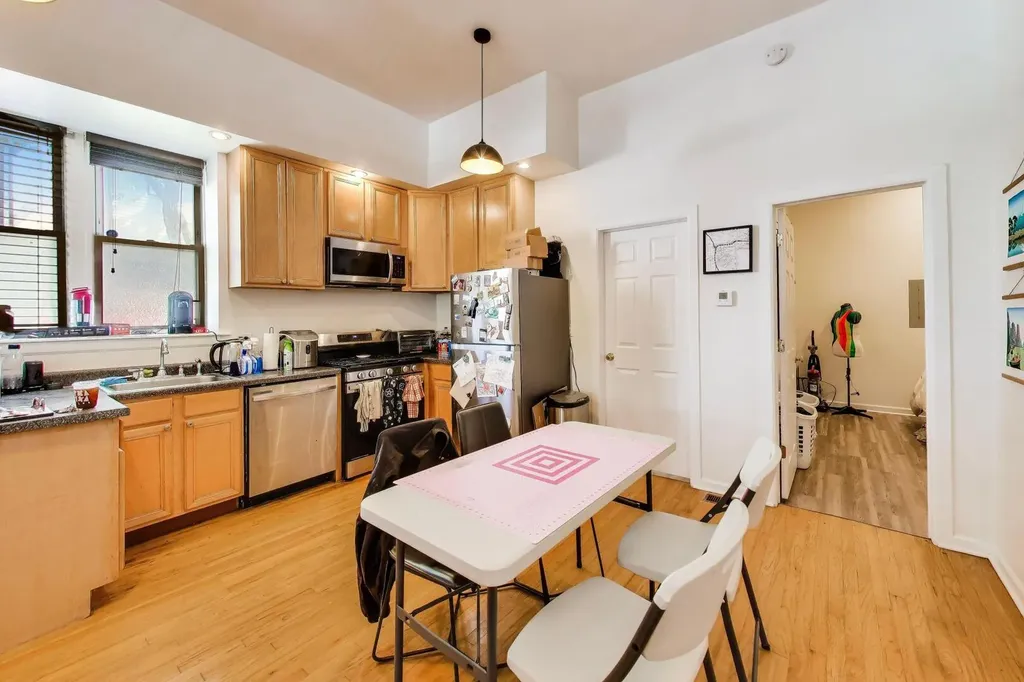 2455 North Sawyer Avenue Chicago IL 60647