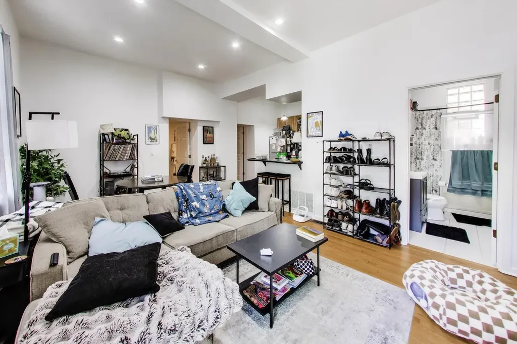 2455 North Sawyer Avenue Chicago IL 60647