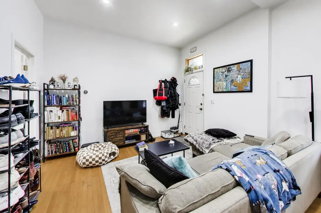 2455 North Sawyer Avenue Chicago IL 60647