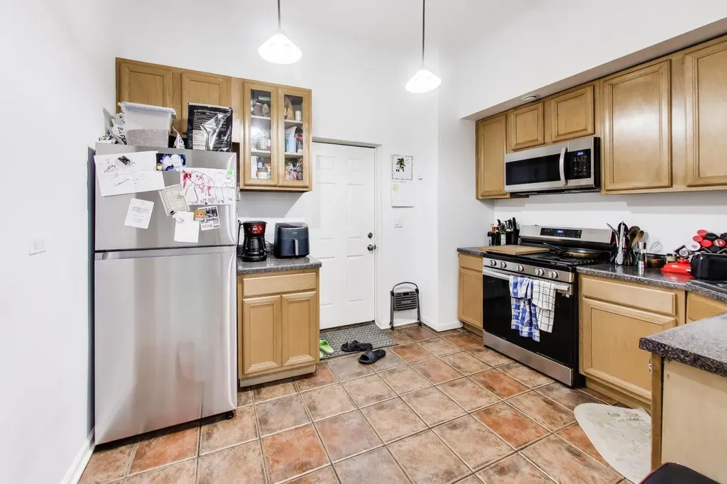 2455 North Sawyer Avenue Chicago IL 60647