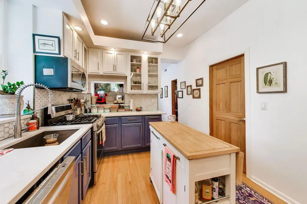 2455 North Sawyer Avenue Chicago IL 60647