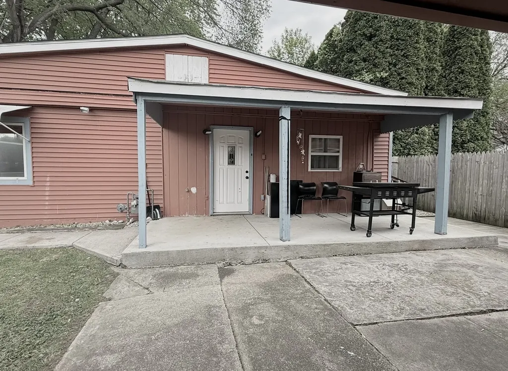 42 Rushmore Road Fox Lake IL 60020