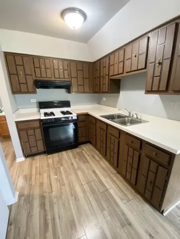 5739 129TH Street Crestwood IL 60418