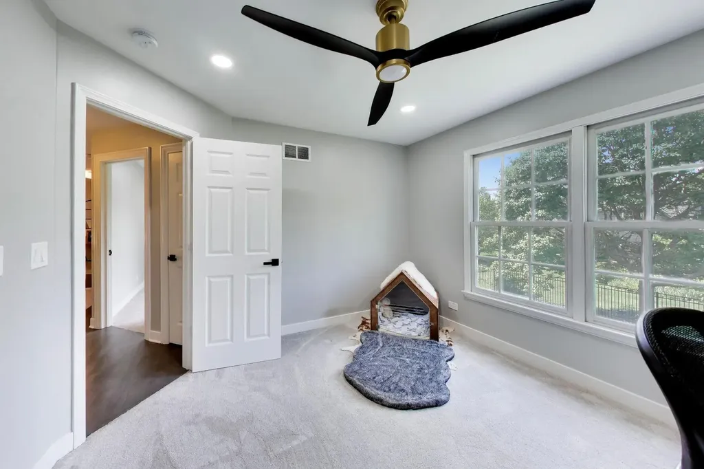 724 Fairfield Court Westmont IL 60559