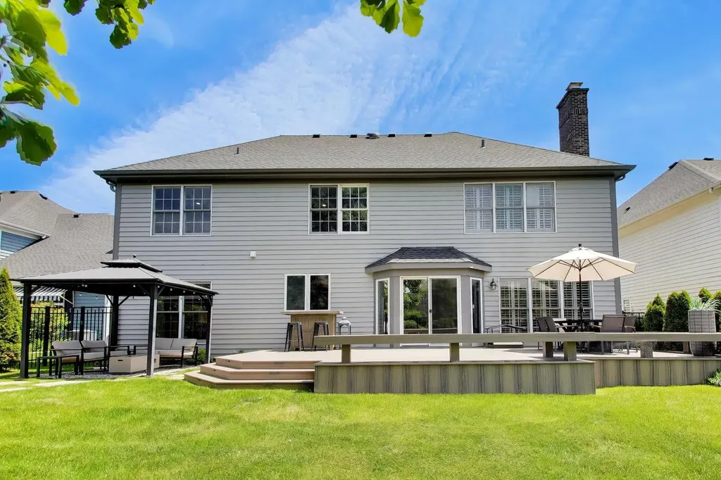 724 Fairfield Court Westmont IL 60559