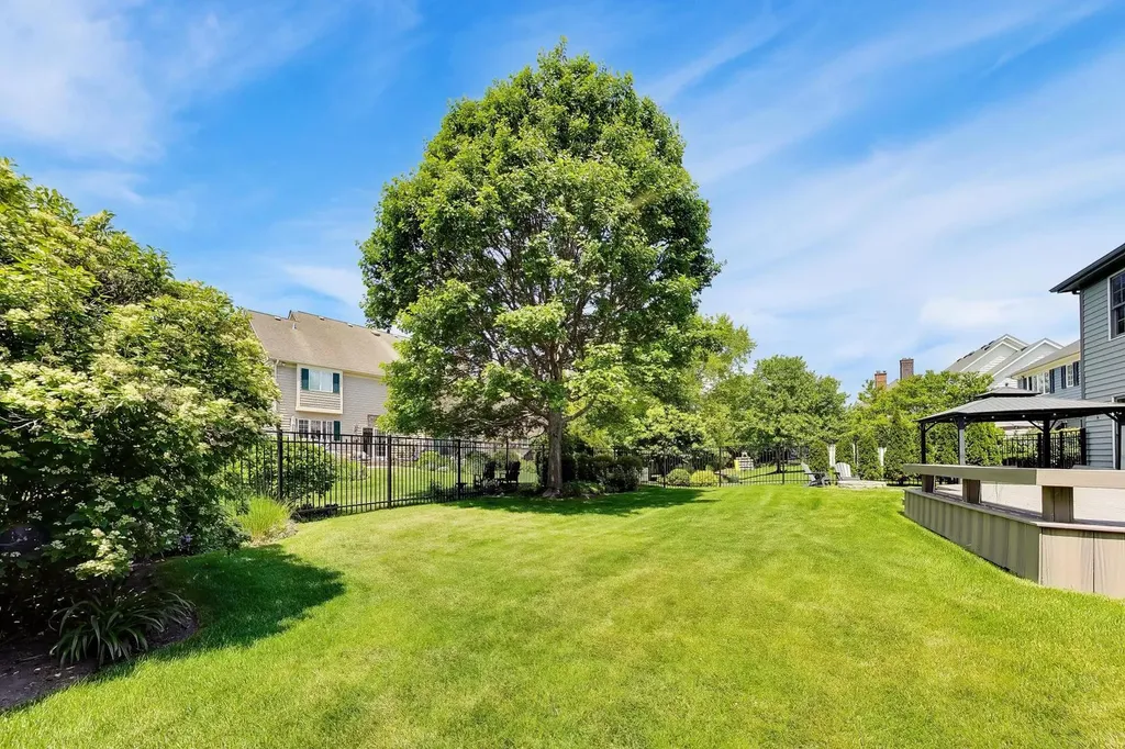 724 Fairfield Court Westmont IL 60559