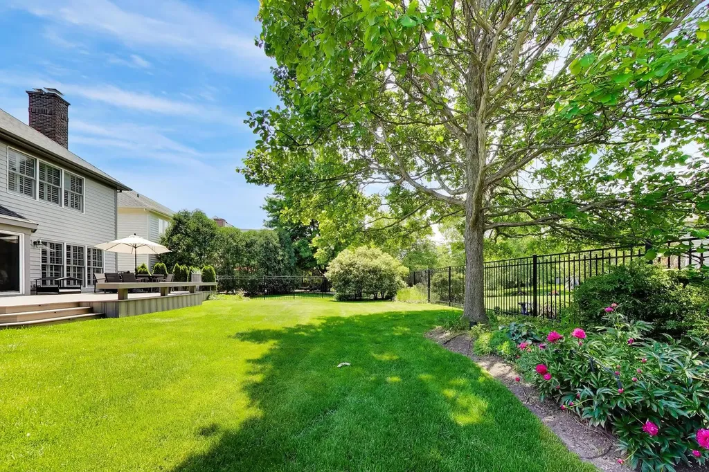 724 Fairfield Court Westmont IL 60559