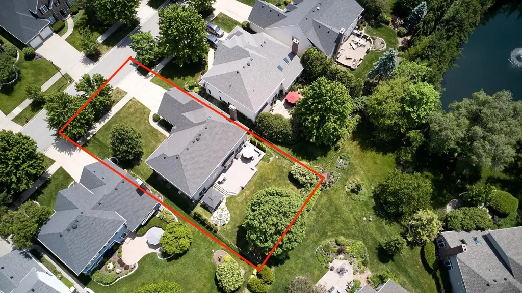 724 Fairfield Court Westmont IL 60559