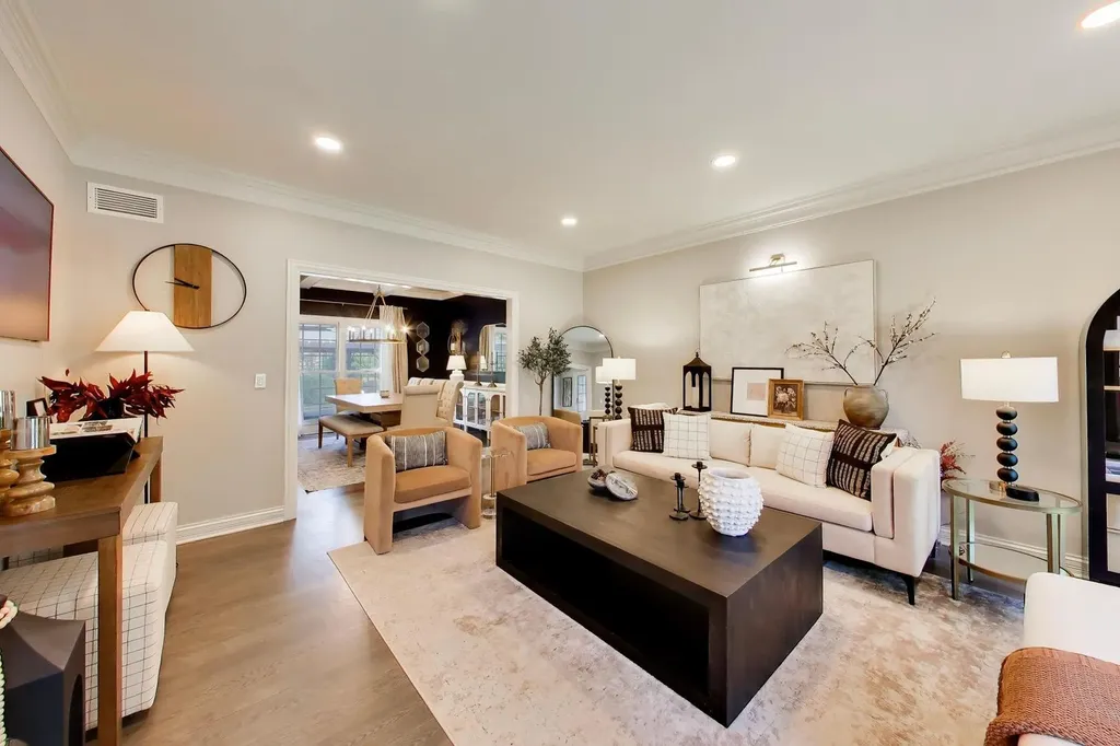 724 Fairfield Court Westmont IL 60559