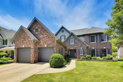 724 Fairfield Court Westmont IL 60559
