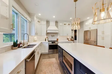 724 Fairfield Court Westmont IL 60559