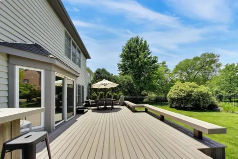 724 Fairfield Court Westmont IL 60559
