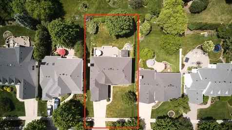 724 Fairfield Court Westmont IL 60559