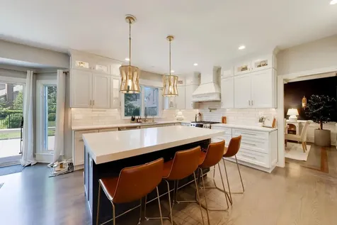 724 Fairfield Court Westmont IL 60559