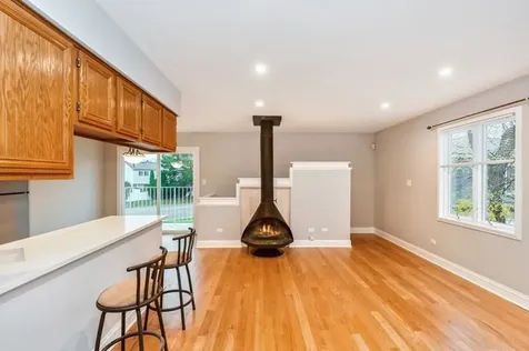 608 Inverrary Lane Deerfield IL 60015