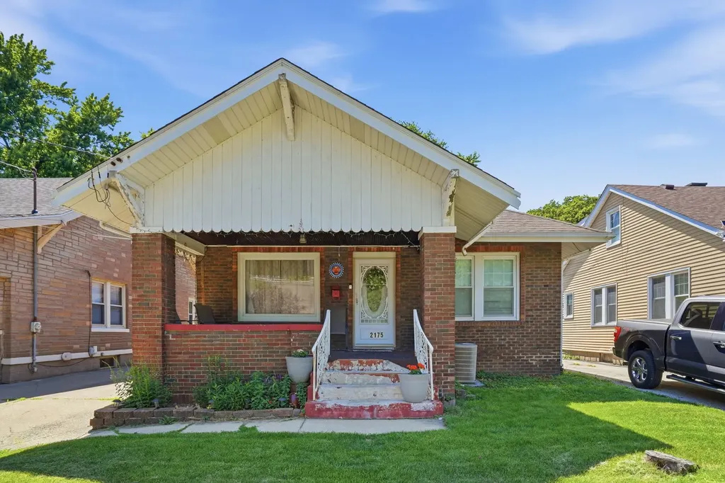 2175 18TH Street East Moline IL 61244