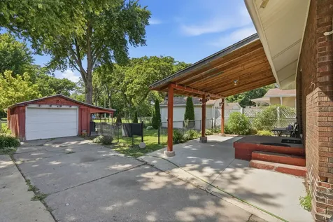 2175 18TH Street East Moline IL 61244